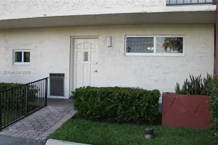 8911 S Hollybrook Blvd, Pembroke Pines, FL 33025 - Photo 3