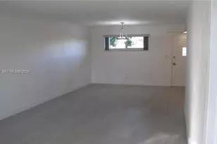 8911 S Hollybrook Blvd, Pembroke Pines, FL 33025 - Photo 7