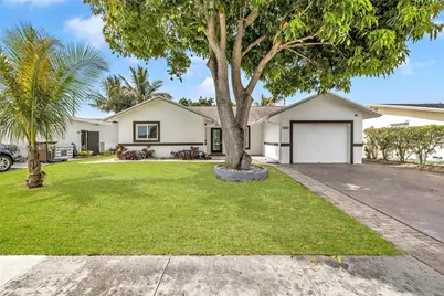 3260 SW 2nd Ct, Deerfield Beach, FL 33442 - Photo 13