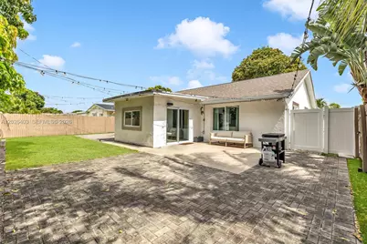 3260 SW 2nd Ct, Deerfield Beach, FL 33442 - Photo 27