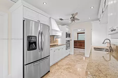 730 NE 116th St, Biscayne Park, FL 33161 - Photo 5