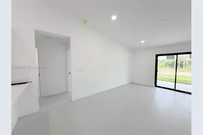 911 Cleveland Ave, Lehigh Acres, FL 33972 - Photo 29