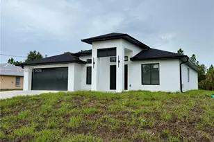 911 Cleveland Ave, Lehigh Acres, FL 33972 - Photo 3
