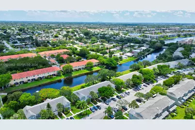 8054 Sanibel Dr, Tamarac, FL 33321 - Photo 45