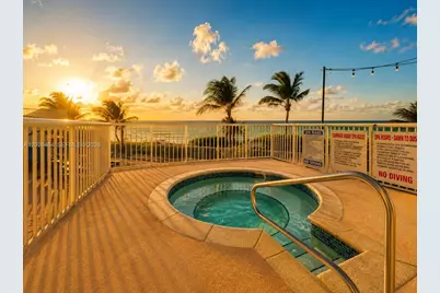 5401 Collins Ave #1022, Miami Beach, FL 33140 - Photo 15