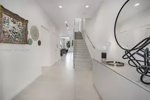 10659 NE Quay Bridge Ct, Miami, FL 33138 - Photo 9