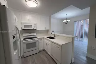 6202 NW 115th Pl, Doral, FL 33178 - Photo 11
