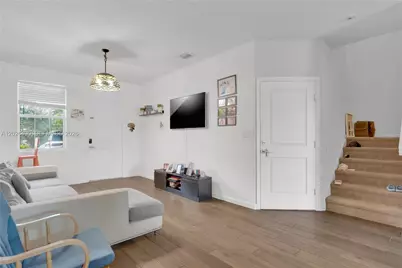 2377 SE 14th St, Homestead, FL 33035 - Photo 3