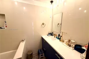19440 NE 26th Ave, Miami, FL 33180 - Photo 17