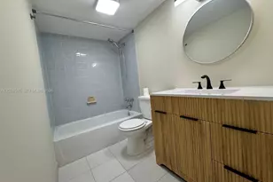 401 Golden Isles Dr, Hallandale Beach, FL 33009 - Photo 33