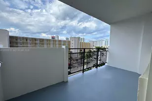 401 Golden Isles Dr, Hallandale Beach, FL 33009 - Photo 21