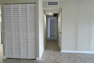 401 Golden Isles Dr, Hallandale Beach, FL 33009 - Photo 27