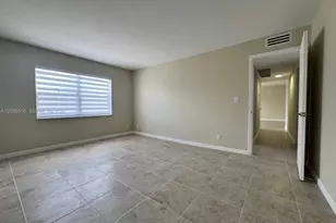 401 Golden Isles Dr, Hallandale Beach, FL 33009 - Photo 35