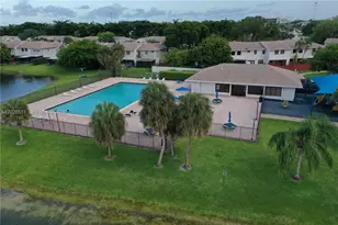 10428 NW 3rd St, Pembroke Pines, FL 33026 - Photo 27