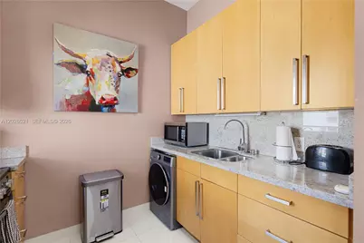 2421 Lake Pancoast Dr #3B, Miami Beach, FL 33140 - Photo 11
