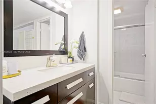 3625 N Country Club Dr, Aventura, FL 33180 - Photo 29