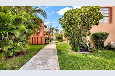 7231 Miami Lakes Dr #C5, Miami Lakes, FL 33014 - Photo 19