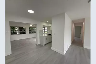 7311 NW 57th Dr, Tamarac, FL 33321 - Photo 5