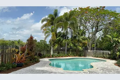 19505 SW 272nd St, Homestead, FL 33031 - Photo 5