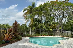 19505 SW 272nd St, Homestead, FL 33031 - Photo 5