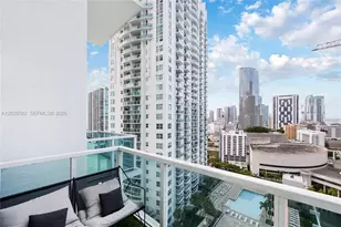 41 SE 5th St, Miami, FL 33131 - Photo 17