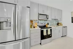 9265 Martinique Dr, Cutler Bay, FL 33189 - Photo 11