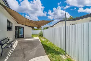 9265 Martinique Dr, Cutler Bay, FL 33189 - Photo 39