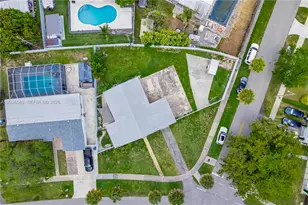 9265 Martinique Dr, Cutler Bay, FL 33189 - Photo 43
