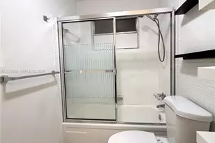 300 NE 14th Ave, Hallandale Beach, FL 33009 - Photo 15