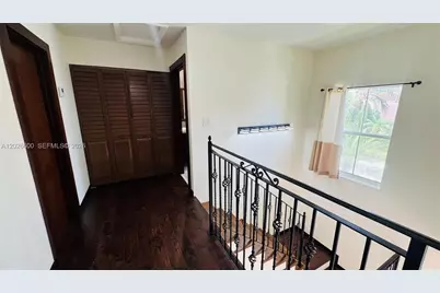 1094 Redwood St #1094, Hollywood, FL 33019 - Photo 25