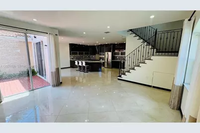 1094 Redwood St #1094, Hollywood, FL 33019 - Photo 5