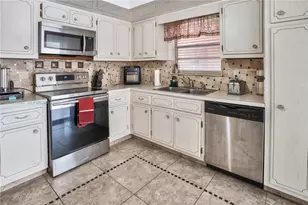 180 NE 12th Ave, Hallandale Beach, FL 33009 - Photo 5