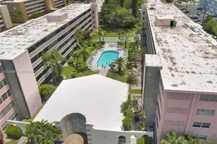 180 NE 12th Ave, Hallandale Beach, FL 33009 - Photo 17