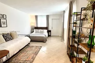 919 Michigan Ave, Miami Beach, FL 33139 - Photo 1