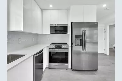 11900 N Bayshore Dr #1-8, North Miami, FL 33181 - Photo 17