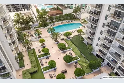 1060 Brickell Ave #3915, Miami, FL 33131 - Photo 5
