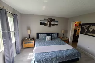 165 NW 93rd Ave, Pembroke Pines, FL 33024 - Photo 5