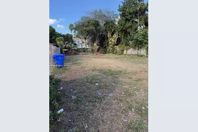 1121 NW 2nd St, Miami, FL 33128 - Photo 3