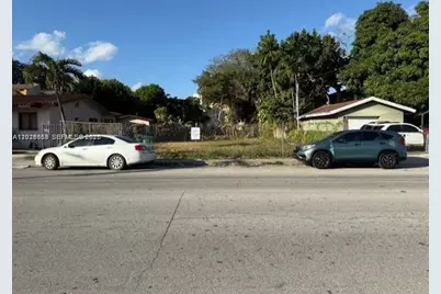 1121 NW 2nd St, Miami, FL 33128 - Photo 1