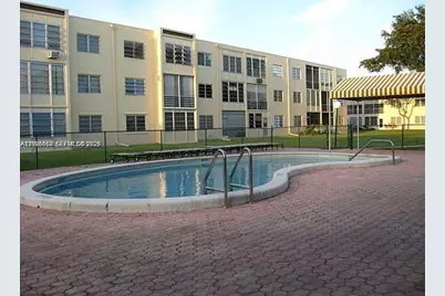 100 Ashbury Rd #104, Hollywood, FL 33024 - Photo 15