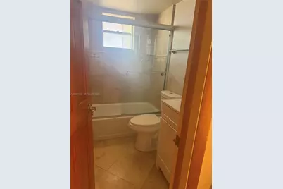 100 Ashbury Rd #104, Hollywood, FL 33024 - Photo 9