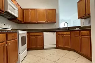 4304 SW 131st Ln, Miramar, FL 33027 - Photo 5