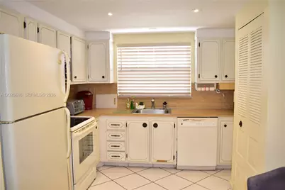 9461 Sunrise Lakes Blvd #103, Sunrise, FL 33322 - Photo 9