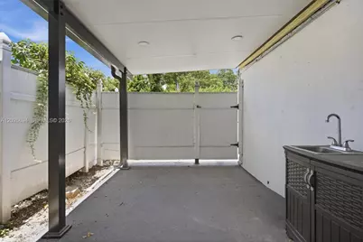 3240 NW 7th St, Miami, FL 33125 - Photo 51