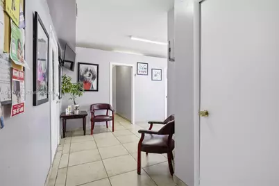 3240 NW 7th St, Miami, FL 33125 - Photo 11