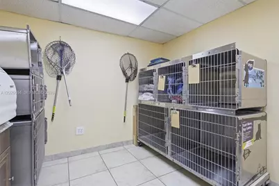 3240 NW 7th St, Miami, FL 33125 - Photo 19
