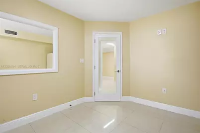 3240 NW 7th St, Miami, FL 33125 - Photo 43