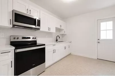 69 NW 5th St, Homestead, FL 33030 - Photo 11