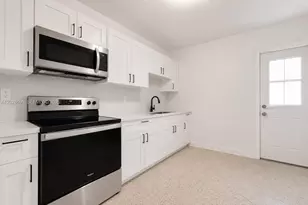 69 NW 5th St, Homestead, FL 33030 - Photo 11
