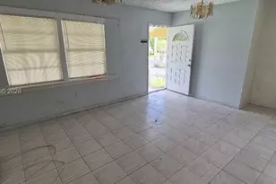 610 E 6th Pl, Hialeah, FL 33010 - Photo 17